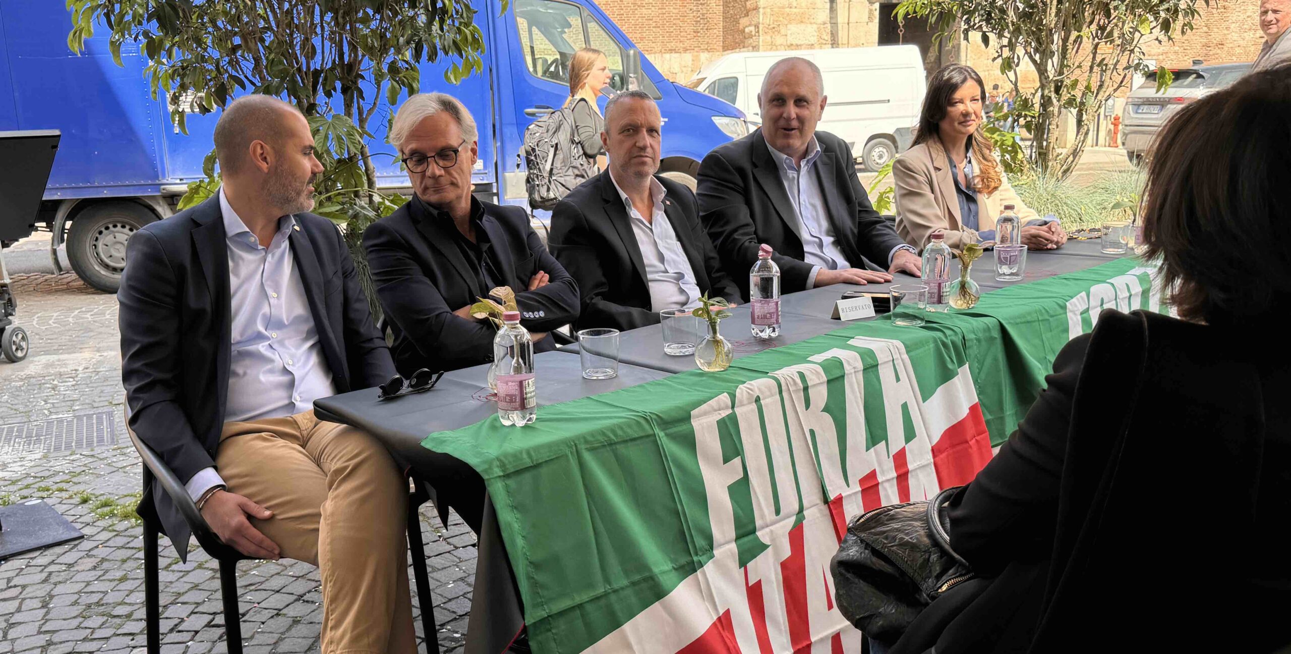 Montagna entra in Forza Italia 