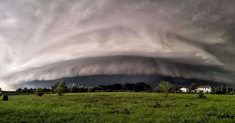 Meteo. Allerta arancione per maltempo fino alle 12 di domani sabato 5 agosto