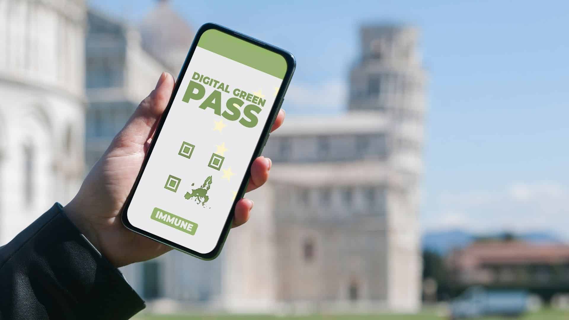 Verrà richiesto il “green pass” per viaggiare in terno o in aereo o per accedere a determinati locali o posti di lavoro