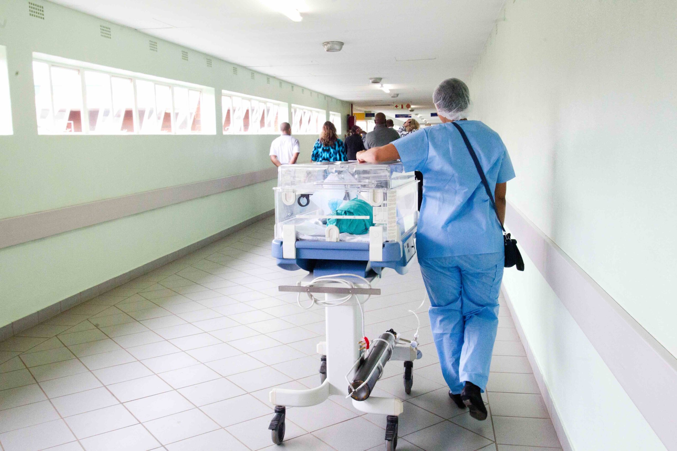 In Italia mancano 50 medici e 70 mila infermieri. Un altro macigno che pesa sul Ssn