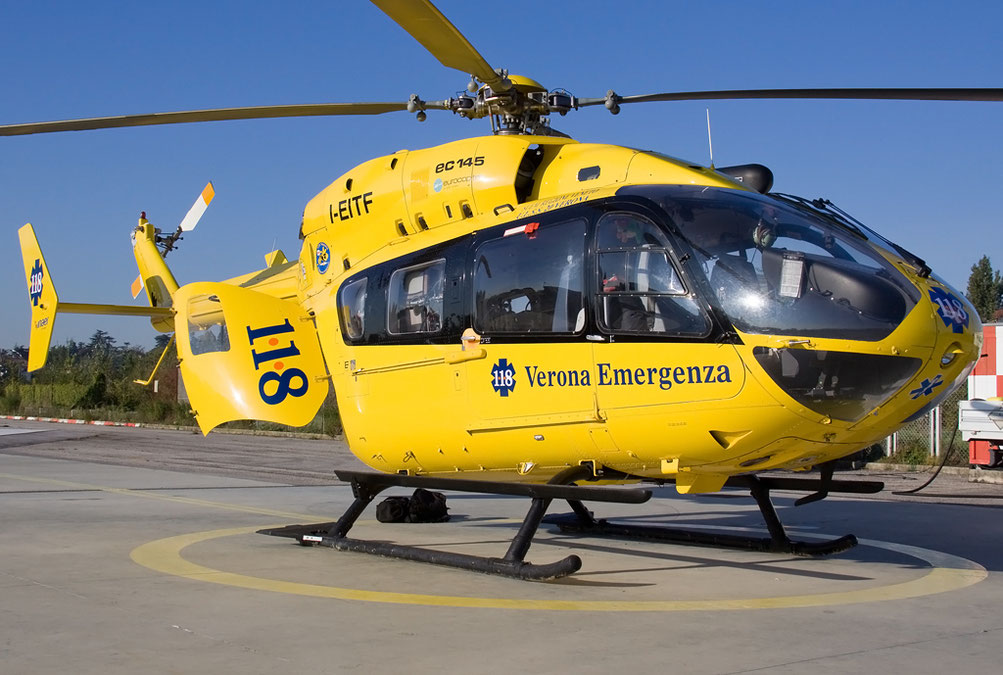 Addestramento per il personale dell’elicottero giallo del 118