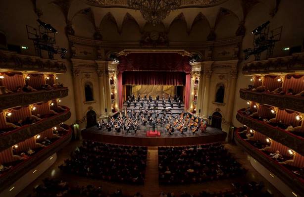 Riapre la Stagione Sinfonica di Fondazione Arena al Teatro Filarmonico con raffinate Suggestioni francesi