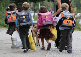 Lunedì cominciano le scuole. I consigli ai genitori della Polizia Locale