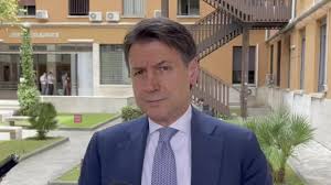 Giuseppe Conte a Verona a sostenere Tommasi. Propone un gruppo d’acquisto europeo per l’energia