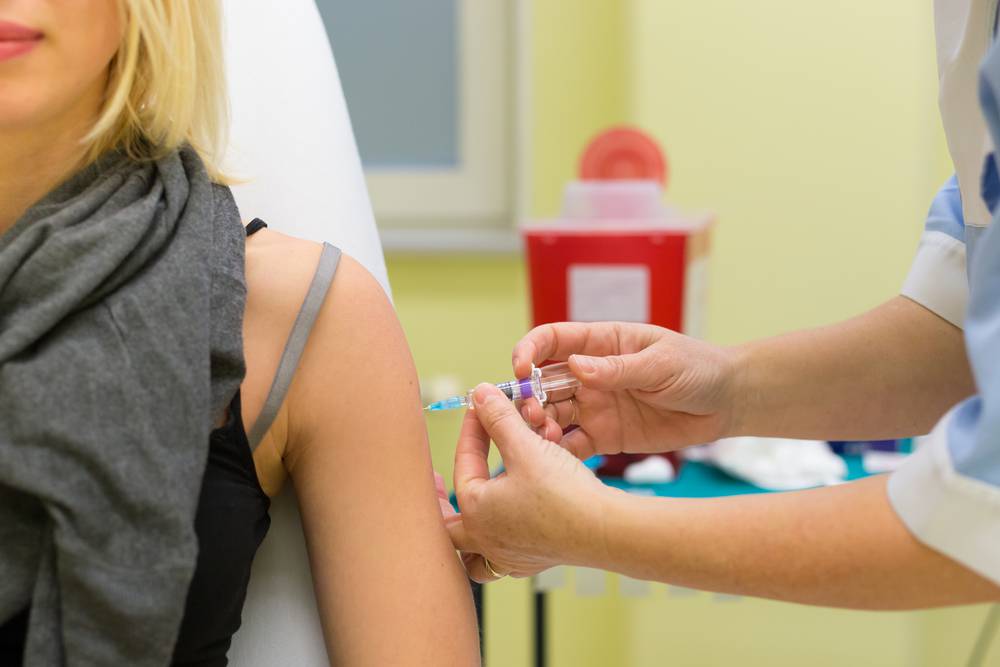 OMS: in autunno richiamo per tutti con vaccino aggiornato per Omicron