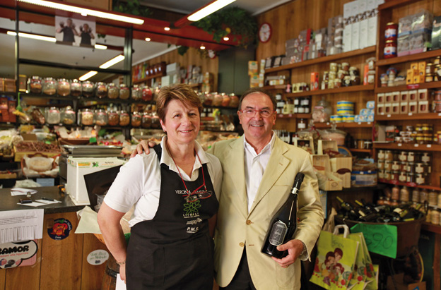 Enoteca Magosso porta le top car della Mille Miglia a Dossobuono