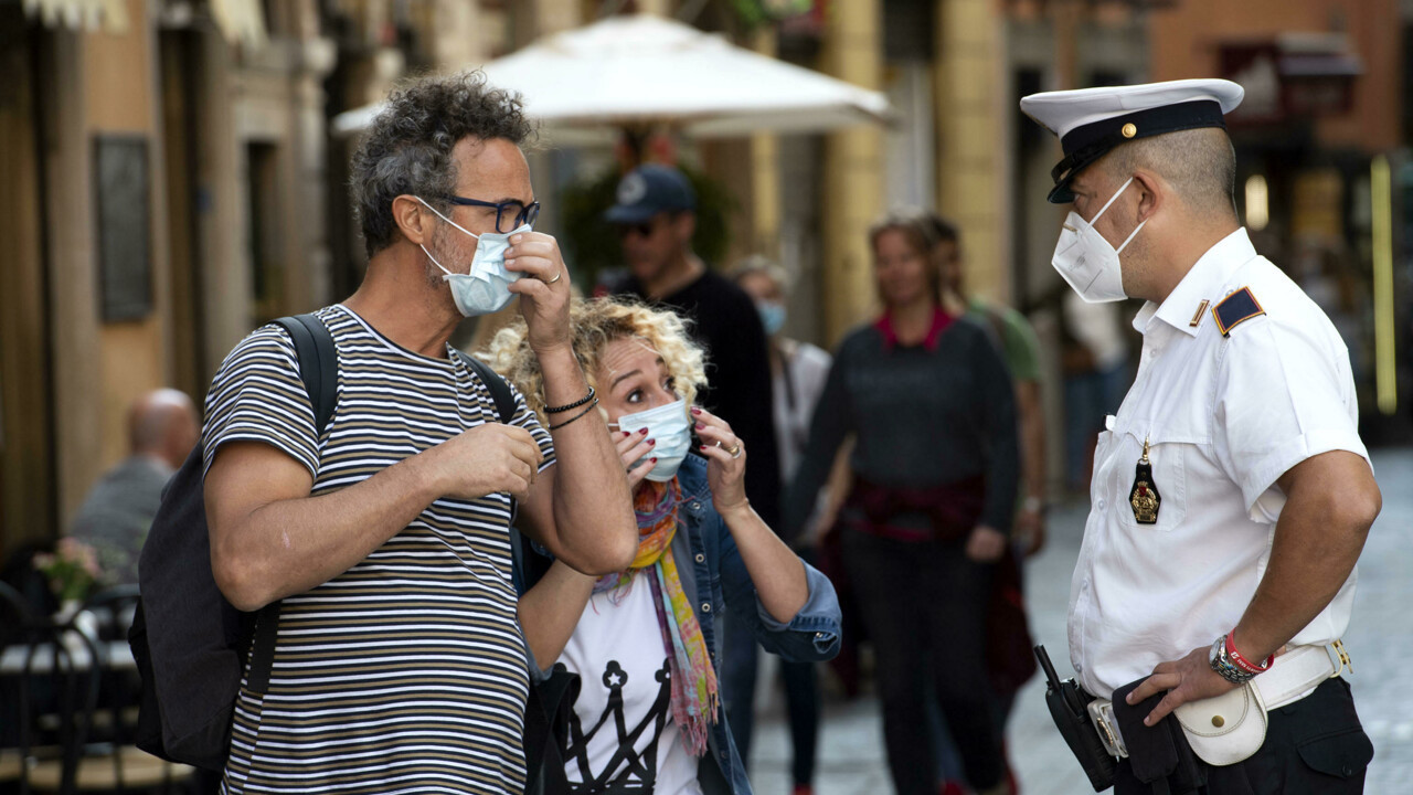 Stasera la decisione del governo sullo stato d’emergenza e la mascherina all’aperto