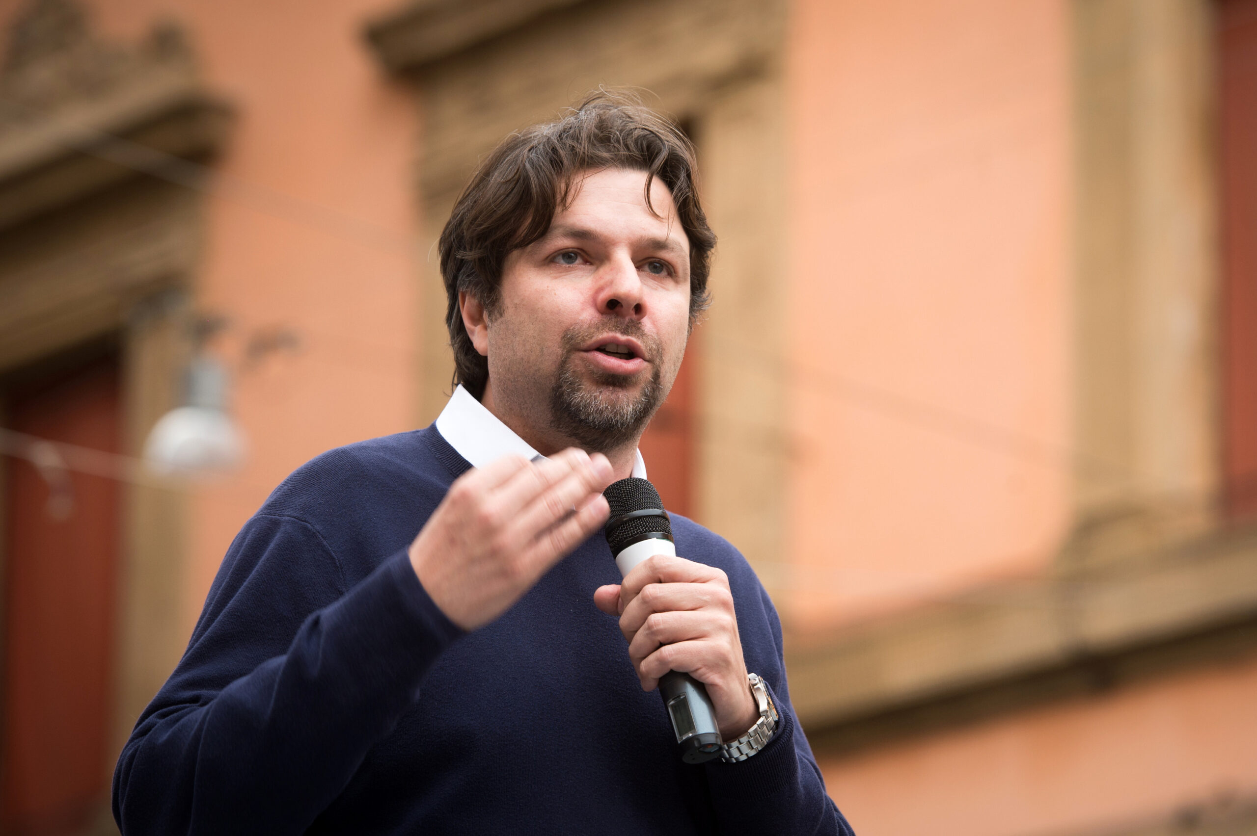 Mattia Fantinati, uscire dalla propaganda per un impegno concreto contro il caro-gas