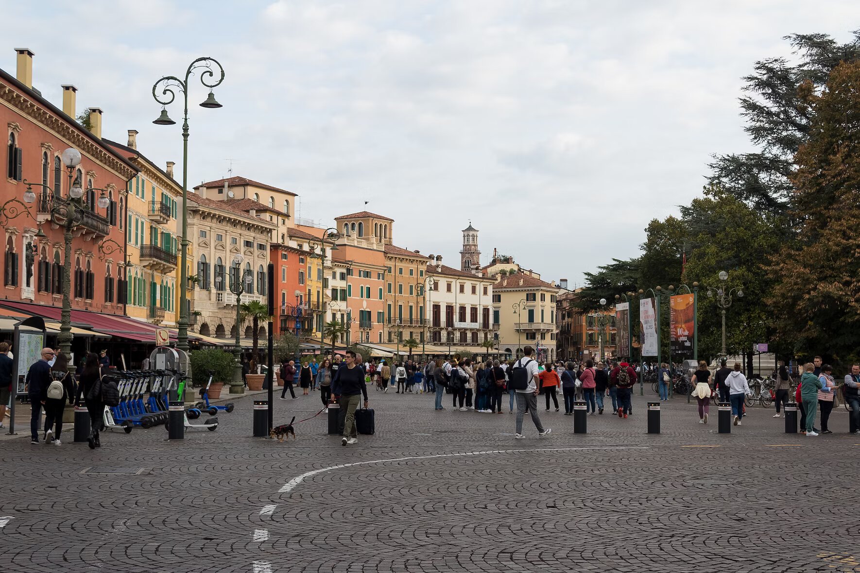 Al via i lavori per il porfido in piazza Bra