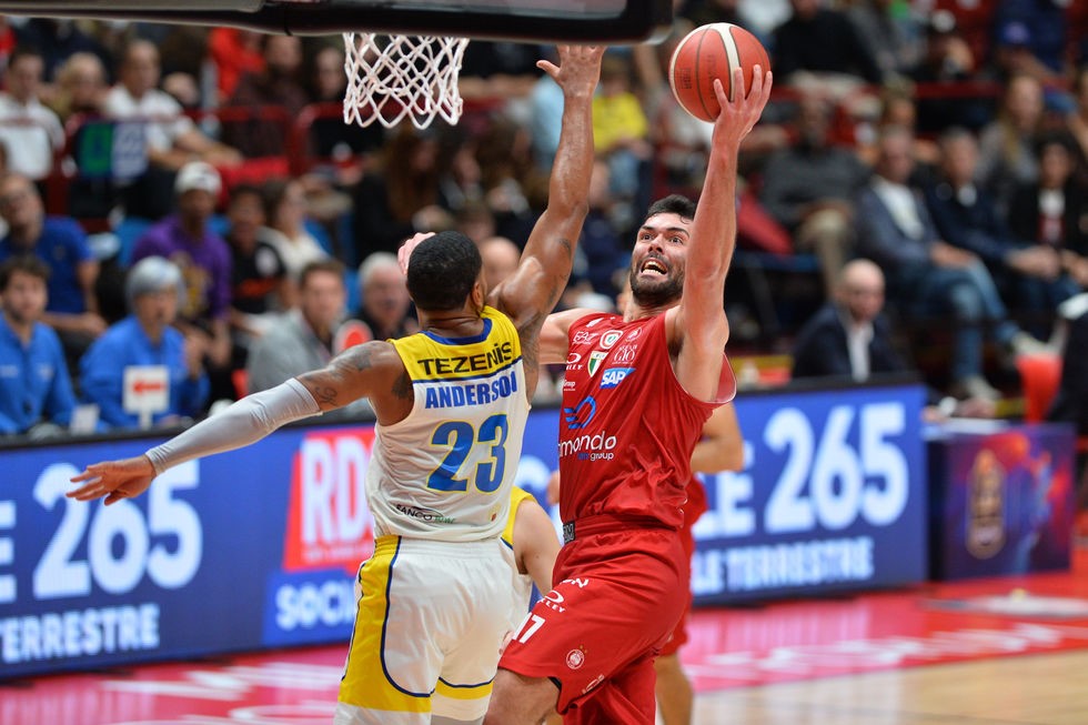 Tezenis, l’Olimpia conquista il PalaAgsm. Per la Scaligera occhi al derby con Trento