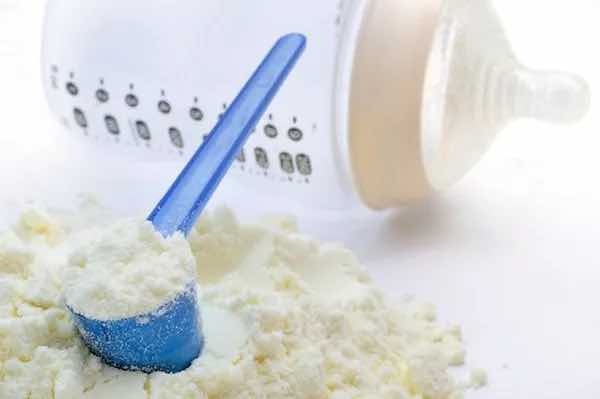 Il business del latte artificiale. La denuncia dell’organizzazione Mondiale della Sanità