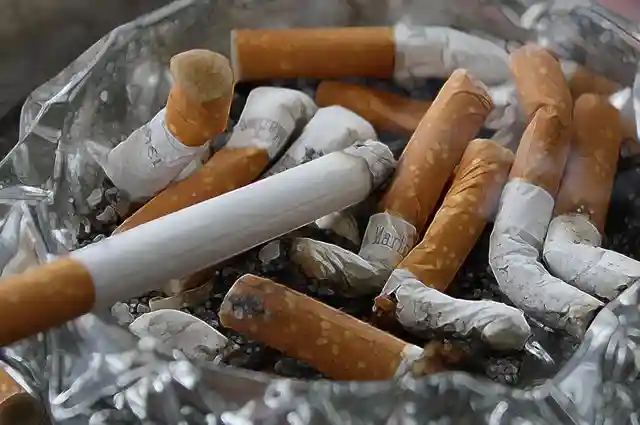In Italia sono diminuiti i fumatori, ma fumano di più