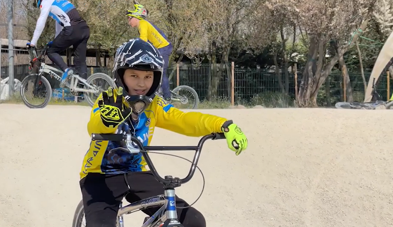 La squadra ucraina di Bmx a Verona, alla ricerca di un podio (e di un alloggio) per vincere l’orrore