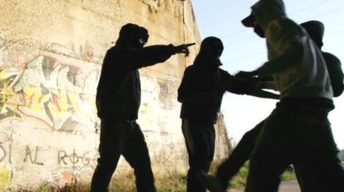 La Verona delle gang giovanili: 997 identificati, 11 segnalati per spaccio e furto, 14 in coma etilico