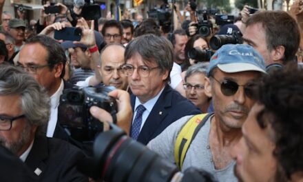 Cosa insegna Carles Puigdemont agli ipocriti del referendum anti-autonomia