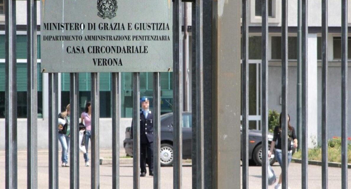 Montorio, sequestro di droga nel carcere. Aggrediti gli agenti che ora chiedono misure più severe