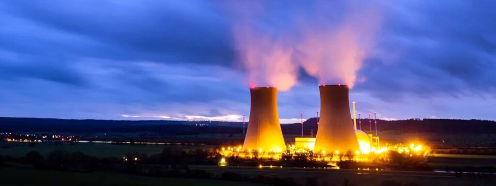 Lo stop al nucleare: una forzatura ideologica che con il blocco del gas ha aggravato la crisi energetica 