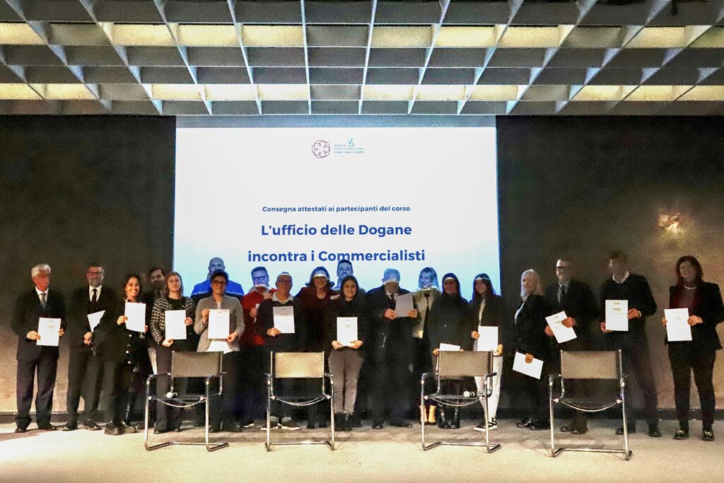 premiazione partecipanti corso Ufficio Dogane