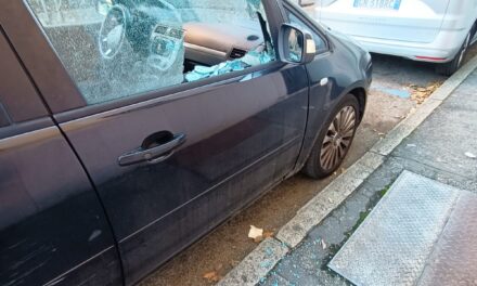 Finestrini infranti a raffica alle auto posteggiate in Borgo Trento