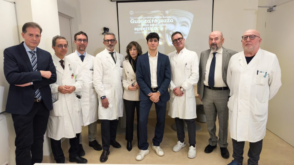 Neuroradiologia. Guarito ragazzo con ‘riso sardonico epilettico’ senza chirurgia open 